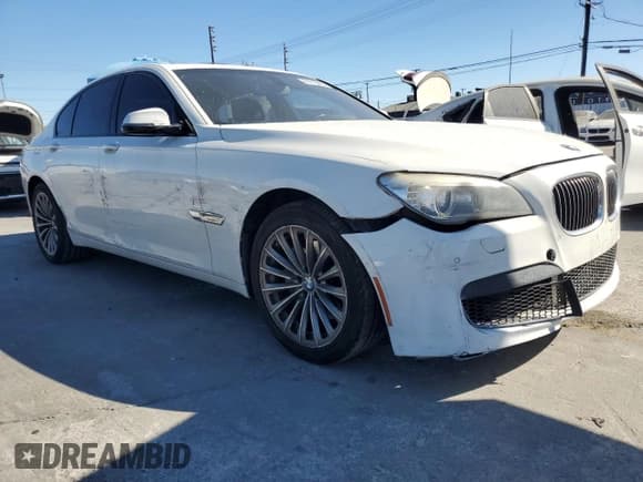 ✅ 2014 BMW 7 Series 740i • VIN: WBAYA6C50ED144560 • Lot: 64113155. Wystawiony na Copart z przebiegiem 122 004 mil. Bezpłatny archiwum sprzedaży aukcyjnych z USA i szczegółowy raport historii pojazdu na DreamBid. Zdjęcie 4.
