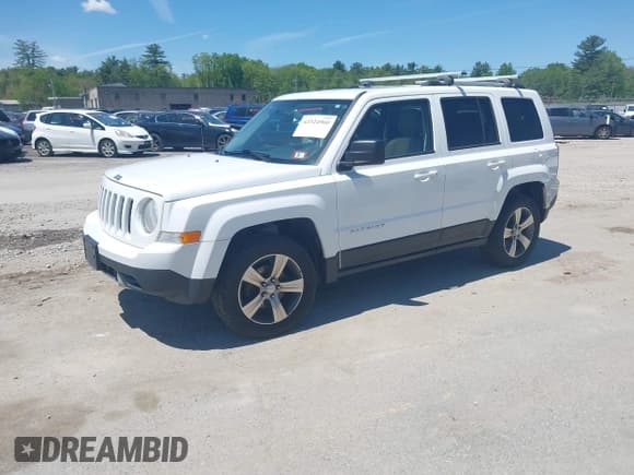 ✅ 2016 Jeep Patriot High Altitude • VIN: 1C4NJRFB8GD707642 • Lot: 42324960. Wystawiony na IAAI z przebiegiem 176 344 mil. Bezpłatny archiwum sprzedaży aukcyjnych z USA i szczegółowy raport historii pojazdu na DreamBid. Zdjęcie 17.