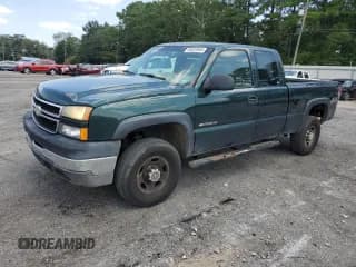 ✅ 2006 Chevrolet Silverado 2500HD Work Truck • VIN: 1GCHK29UX6E241591 • Lot: 68524904. Wystawiony na Copart z przebiegiem 222 895 mil. Bezpłatny archiwum sprzedaży aukcyjnych z USA i szczegółowy raport historii pojazdu na DreamBid. Zdjęcie 1.