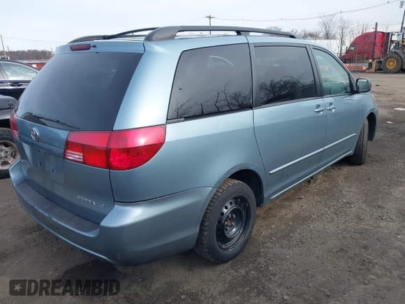 ✅ 2005 Toyota Sienna CE • VIN: 5TDZA23C25S379724 • Lot: 43856371. Listed on IAAI with 194,806 mi. Free auction sales archive from the USA and detailed vehicle history report at DreamBid. Image 4.