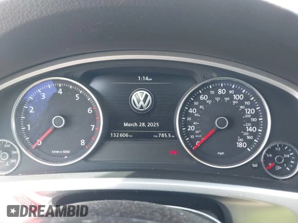 ✅ 2016 Volkswagen Touareg Lux • VIN: WVGEF9BP3GD004853 • Lot: 41905994. Listed on IAAI with 132,606 mi. Free auction sales archive from the USA and detailed vehicle history report at DreamBid. Image 7.