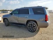 ✅ 2020 Chevrolet Tahoe LT • VIN: 1GNSCBKC5LR111024 • Lot: 84025885. Wystawiony na Copart z przebiegiem 68 696 mil. Bezpłatny archiwum sprzedaży aukcyjnych z USA i szczegółowy raport historii pojazdu na DreamBid. Zdjęcie 2.