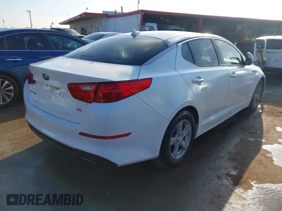 ✅ 2015 Kia Optima LX • VIN: KNAGM4A73F5594064 • Lot: 43885751. Wystawiony na IAAI z przebiegiem 135 694 mil. Bezpłatny archiwum sprzedaży aukcyjnych z USA i szczegółowy raport historii pojazdu na DreamBid. Zdjęcie 4.