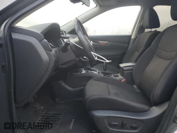 ✅ 2019 Nissan Rogue S • VIN: 5N1AT2MV1KC775532 • Lot: 87471695. Wystawiony na Copart z przebiegiem 234 524 mil. Bezpłatny archiwum sprzedaży aukcyjnych z USA i szczegółowy raport historii pojazdu na DreamBid. Zdjęcie 7.