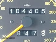 ✅ 1994 Mercedes-Benz E 320 • VIN: WDBEA66E5RC136482 • Лот: 42962861. Опубликован ранее на IAAI с пробегом 104 405 миль. Бесплатный доступ к архиву аукционных продаж из США и подробный отчёт об истории автомобиля на DreamBid. Изображение 15.