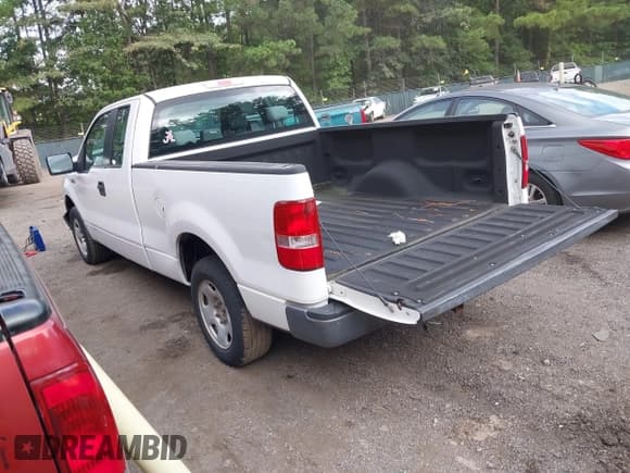 ✅ 2006 Ford F-150 STX • VIN: 1FTRX12W86NB10042 • Lot: 42953712. Listed on IAAI with 248,350 mi. Free auction sales archive from the USA and detailed vehicle history report at DreamBid. Image 3.