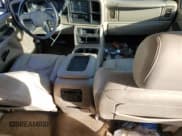 ✅ 2005 Chevrolet Suburban LT • VIN: 3GNEC16Z75G186381 • Лот: 74492794. Опубликован ранее на Copart с пробегом 205 932 миль. Бесплатный доступ к архиву аукционных продаж из США и подробный отчёт об истории автомобиля на DreamBid. Изображение 8.