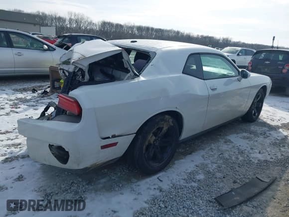 ✅ 2012 Dodge Challenger SXT • VIN: 2C3CDYAG9CH125191 • Lot: 41412556. Wystawiony na IAAI z przebiegiem 123 524 mil. Bezpłatny archiwum sprzedaży aukcyjnych z USA i szczegółowy raport historii pojazdu na DreamBid. Zdjęcie 4.