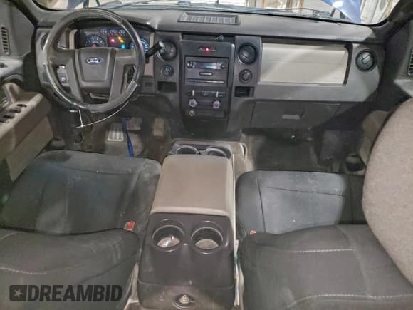 ✅ 2009 Ford F-150 XL • VIN: 1FTRW14879FA35687 • Lot: 92938655. Wystawiony na Copart z przebiegiem 165 542 mil. Bezpłatny archiwum sprzedaży aukcyjnych z USA i szczegółowy raport historii pojazdu na DreamBid. Zdjęcie 8.