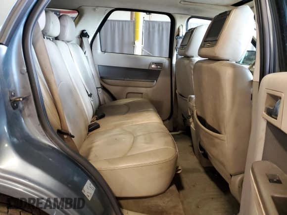 ✅ 2010 Mercury Mariner Premier • VIN: 4M2CN9HG0AKJ26413 • Lot: 72378324. Wystawiony na Copart z przebiegiem 191 647 mil. Bezpłatny archiwum sprzedaży aukcyjnych z USA i szczegółowy raport historii pojazdu na DreamBid. Zdjęcie 11.