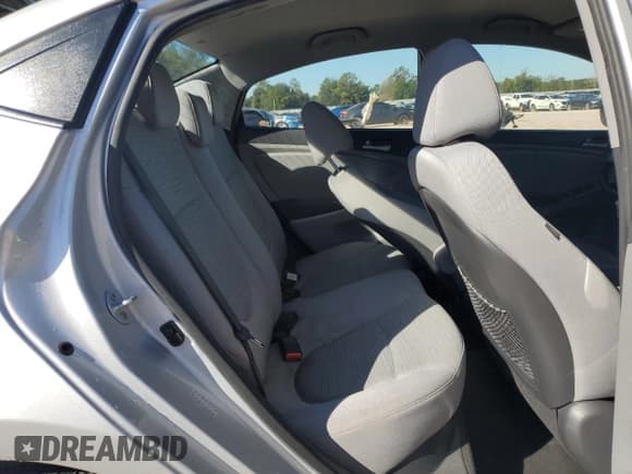 ✅ 2016 Hyundai Accent SE • VIN: KMHCT4AE4GU967487 • Lot: 90853945. Wystawiony na Copart z przebiegiem 121 426 mil. Bezpłatny archiwum sprzedaży aukcyjnych z USA i szczegółowy raport historii pojazdu na DreamBid. Zdjęcie 10.