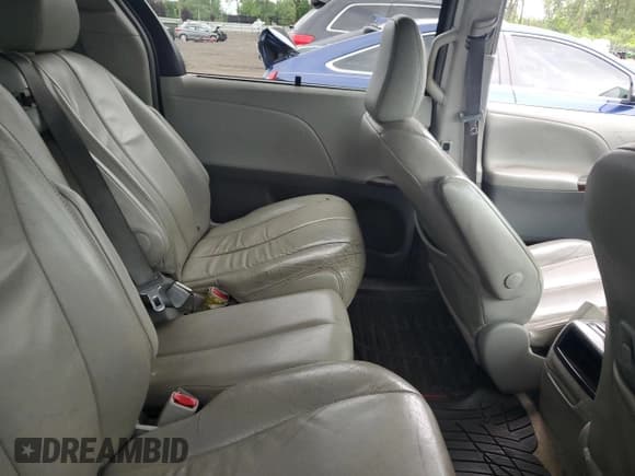 ✅ 2012 Toyota Sienna XLE AAS • VIN: 5TDYK3DC1CS273369 • Lot: 62348025. Listed on Copart with Not provided. Free auction sales archive from the USA and detailed vehicle history report at DreamBid. Image 10.