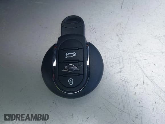 ✅ 2024 MINI Hardtop Cooper SE • VIN: WMW13DJ00R2V90507 • Lot: 42125267. Listed on IAAI with 2,576 mi. Free auction sales archive from the USA and detailed vehicle history report at DreamBid. Image 11.