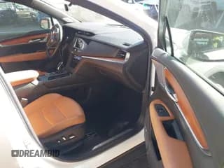 ✅ 2021 Cadillac XT5 FWD Premium Luxury • VIN: 1GYKNCRS2MZ155063 • Lot: 43595210. Wystawiony na IAAI z przebiegiem 44 205 mil. Bezpłatny archiwum sprzedaży aukcyjnych z USA i szczegółowy raport historii pojazdu na DreamBid. Zdjęcie 5.