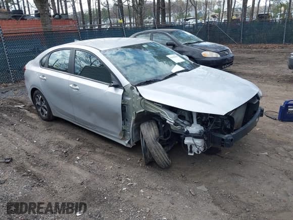 ✅ 2021 Kia Forte LXS • VIN: 3KPF24AD6ME370640 • Lot: 41900460. Listed on IAAI with 42,924 mi. Free auction sales archive from the USA and detailed vehicle history report at DreamBid. Image 1.