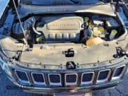 ✅ 2018 Jeep Compass Trailhawk • VIN: 3C4NJDDB7JT451677 • Lot: 84792145. Wystawiony na Copart z przebiegiem 76 327 mil. Bezpłatny archiwum sprzedaży aukcyjnych z USA i szczegółowy raport historii pojazdu na DreamBid. Zdjęcie 12.