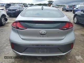 ✅ 2021 Hyundai Ioniq SE • VIN: KMHC75LC8MU250978 • Lot: 69872514. Wystawiony na Copart z przebiegiem 126 750 mil. Bezpłatny archiwum sprzedaży aukcyjnych z USA i szczegółowy raport historii pojazdu na DreamBid. Zdjęcie 6.