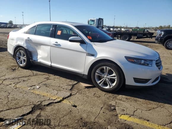✅ 2015 Ford Taurus SEL • VIN: 1FAHP2E83FG192108 • Lot: 82410495. Wystawiony na Copart z przebiegiem 73 912 mil. Bezpłatny archiwum sprzedaży aukcyjnych z USA i szczegółowy raport historii pojazdu na DreamBid. Zdjęcie 4.