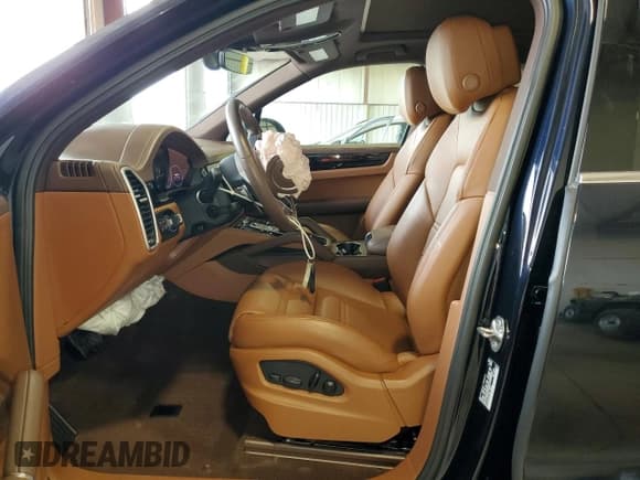 ✅ 2023 Porsche Cayenne E-Hybrid • VIN: WP1AE2AY9PDA12333 • Лот: 70290253. Опубликован ранее на Copart с пробегом 6 830 миль. Бесплатный доступ к архиву аукционных продаж из США и подробный отчёт об истории автомобиля на DreamBid. Изображение 7.