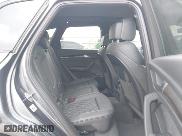 ✅ 2024 Audi SQ5 Premium Plus • VIN: WA1B4AFY1R2040521 • Лот: 41913853. Опубликован ранее на IAAI с пробегом 13 172 миль. Бесплатный доступ к архиву аукционных продаж из США и подробный отчёт об истории автомобиля на DreamBid. Изображение 8.