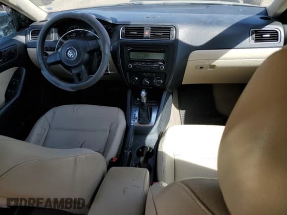 ✅ 2011 Volkswagen Jetta SE • VIN: 3VWDX7AJ0BM349184 • Lot: 49709535. Listed on Copart with 231,832 mi. Free auction sales archive from the USA and detailed vehicle history report at DreamBid. Image 8.