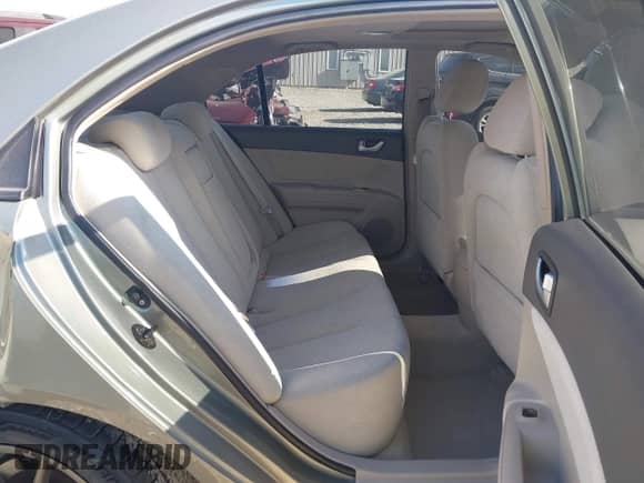 2007 Hyundai Sonata SE z VIN 5NPEU46F57H215108, wystawiony jako IAAI lot #43531663 z przebiegiem 99 033 mil mil oraz . Historia ofert i sprzedaży dostępna na DreamBid. Obrazek 8.