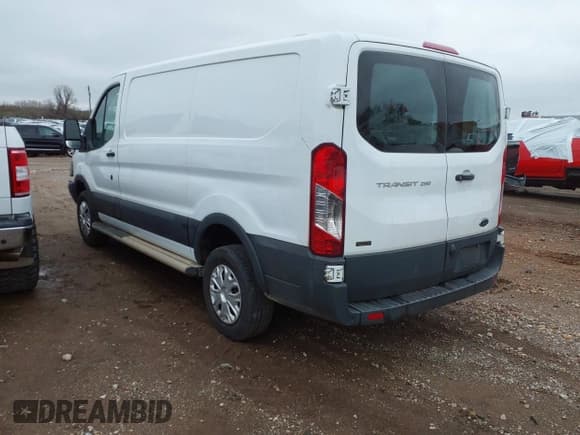 ✅ 2018 Ford Transit • VIN: 1FTYR1ZM6JKB17933 • Lot: 41777624. Wystawiony na IAAI z przebiegiem 225 123 mil. Bezpłatny archiwum sprzedaży aukcyjnych z USA i szczegółowy raport historii pojazdu na DreamBid. Zdjęcie 3.