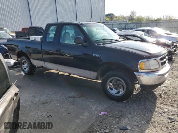 ✅ 1997 Ford F-150 • VIN: 1FTDX1729VNC09693 • Lot: 52196165. Wystawiony na Copart z przebiegiem 189 426 mil. Bezpłatny archiwum sprzedaży aukcyjnych z USA i szczegółowy raport historii pojazdu na DreamBid. Zdjęcie 4.