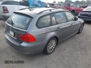 ✅ 2009 BMW 3 Series 328i xDrive • VIN: WBAUU33589A540456 • Лот: 42836375. Опубликован ранее на IAAI с пробегом 175 764 миль. Бесплатный доступ к архиву аукционных продаж из США и подробный отчёт об истории автомобиля на DreamBid. Изображение 4.