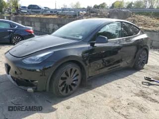✅ 2024 Tesla Model Y Performance • VIN: 7SAYGDEFXRA303451 • Lot: 81822045. Wystawiony na Copart z przebiegiem 17 056 mil. Bezpłatny archiwum sprzedaży aukcyjnych z USA i szczegółowy raport historii pojazdu na DreamBid. Zdjęcie 1.