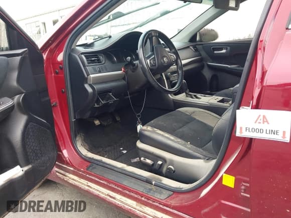 ✅ 2016 Toyota Camry XLE • VIN: 4T1BF1FK6GU551750 • Лот: 42694782. Опубликован ранее на IAAI с пробегом 113 330 миль. Бесплатный доступ к архиву аукционных продаж из США и подробный отчёт об истории автомобиля на DreamBid. Изображение 6.