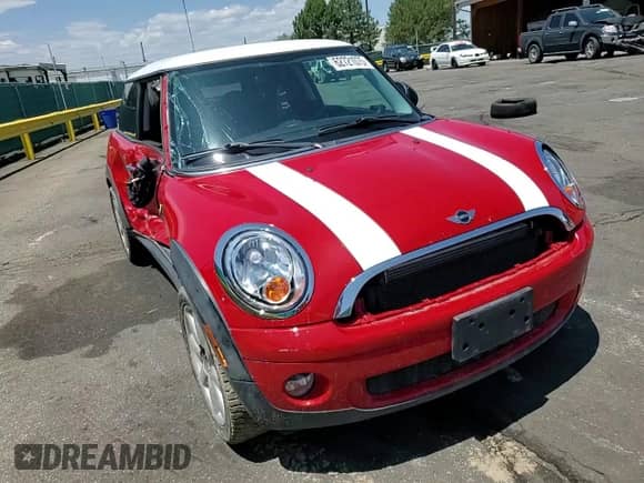 2009 MINI Hardtop with VIN WMWMF33549TU71215, listed as a Copart auction lot 62721075 with 141,040 mi miles and Non repairable. Bid and sale history available at DreamBid. Image 13.