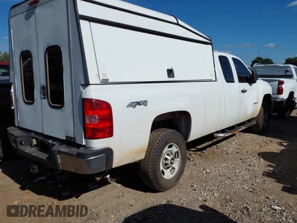 ✅ 2011 Chevrolet Silverado 2500HD Work Truck • VIN: 1GC2KVCG6BZ332676 • Lot: 43212579. Wystawiony na IAAI z przebiegiem 255 754 mil. Bezpłatny archiwum sprzedaży aukcyjnych z USA i szczegółowy raport historii pojazdu na DreamBid. Zdjęcie 4.