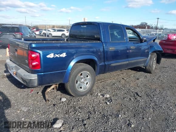 ✅ 2005 Dodge Dakota SLT • VIN: 1D7HW48N75S166543 • Лот: 43679489. Опубликован ранее на IAAI с пробегом 197 288 миль. Бесплатный доступ к архиву аукционных продаж из США и подробный отчёт об истории автомобиля на DreamBid. Изображение 4.