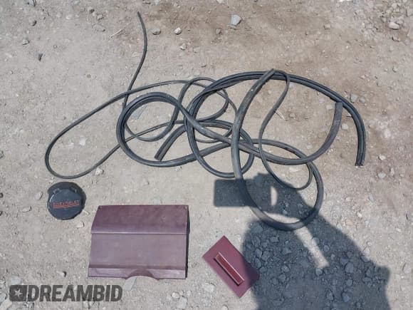 ✅ 1988 Chevrolet Silverado 1500 • VIN: 2GCEK19K7J1190525 • Лот: 42700348. Опубликован ранее на IAAI с пробегом 130 803 миль. Бесплатный доступ к архиву аукционных продаж из США и подробный отчёт об истории автомобиля на DreamBid. Изображение 12.