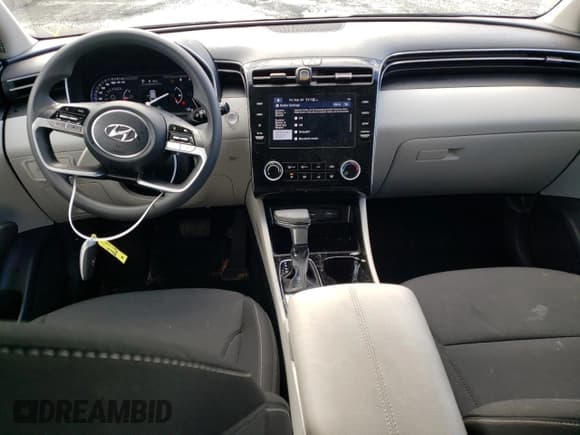 ✅ 2022 Hyundai Tucson SEL • VIN: 5NMJBCAE2NH143159 • Lot: 38783443. Wystawiony na Copart z przebiegiem 8 073 mil. Bezpłatny archiwum sprzedaży aukcyjnych z USA i szczegółowy raport historii pojazdu na DreamBid. Zdjęcie 8.