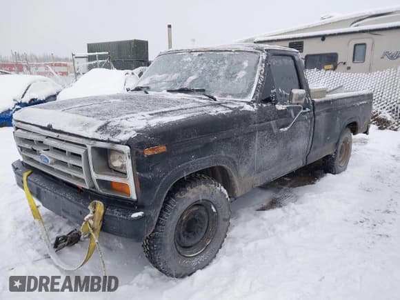 ✅ 1985 Ford F-250 • VIN: 1FTEF25Y8FPA75589 • Лот: 43770847. Опубликован ранее на IAAI с пробегом 337 269 миль. Бесплатный доступ к архиву аукционных продаж из США и подробный отчёт об истории автомобиля на DreamBid. Изображение 2.