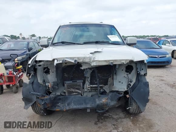 ✅ 2005 Lincoln Navigator Luxury • VIN: 5LMFU27515LJ24658 • Lot: 42159701. Wystawiony na IAAI z przebiegiem Nie podano. Bezpłatny archiwum sprzedaży aukcyjnych z USA i szczegółowy raport historii pojazdu na DreamBid. Zdjęcie 13.