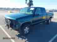 1998 Chevrolet Silverado 1500 z VIN 2GCEK19R0W1156253, wystawiony jako IAAI lot #43508052 z przebiegiem 199 035 mil mil oraz . Historia ofert i sprzedaży dostępna na DreamBid. Obrazek 2.