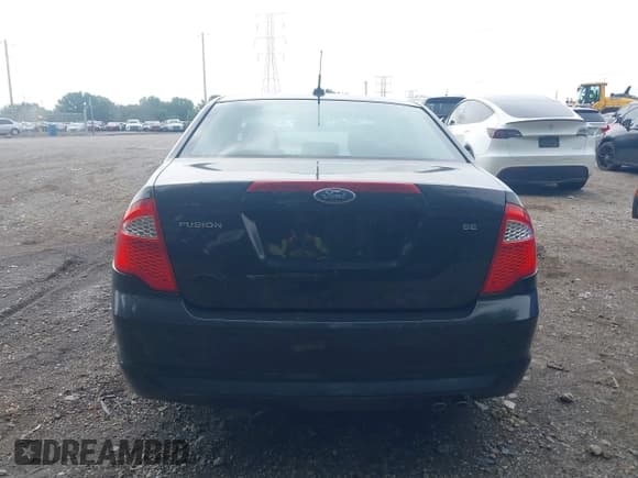 ✅ 2010 Ford Fusion SE • VIN: 3FAHP0HAXAR417516 • Lot: 42771010. Wystawiony na IAAI z przebiegiem 169 731 mil. Bezpłatny archiwum sprzedaży aukcyjnych z USA i szczegółowy raport historii pojazdu na DreamBid. Zdjęcie 16.