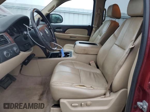 ✅ 2007 Chevrolet Suburban LTZ • VIN: 3GNFK16397G116886 • Lot: 80591874. Wystawiony na Copart z przebiegiem 219 264 mil. Bezpłatny archiwum sprzedaży aukcyjnych z USA i szczegółowy raport historii pojazdu na DreamBid. Zdjęcie 7.