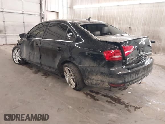 ✅ 2015 Volkswagen Jetta S • VIN: 3VWLA7AJ1FM305620 • Лот: 42747332. Опубликован ранее на IAAI с пробегом Не указан. Бесплатный доступ к архиву аукционных продаж из США и подробный отчёт об истории автомобиля на DreamBid. Изображение 3.