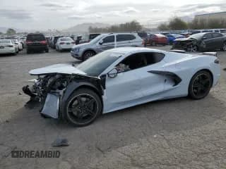 ✅ 2024 Chevrolet Corvette 2LT • VIN: 1G1YB2D47R5102281 • Lot: 47306555. Wystawiony na Copart z przebiegiem 1 290 mil. Bezpłatny archiwum sprzedaży aukcyjnych z USA i szczegółowy raport historii pojazdu na DreamBid. Zdjęcie 1.