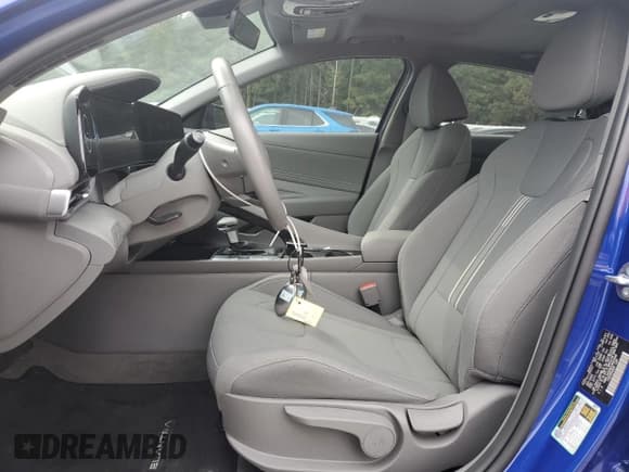 ✅ 2025 Hyundai Elantra SEL Convenience • VIN: KMHLS4DG9SU890348 • Lot: 81773765. Listed on Copart with 12,472 mi. Free auction sales archive from the USA and detailed vehicle history report at DreamBid. Image 7.