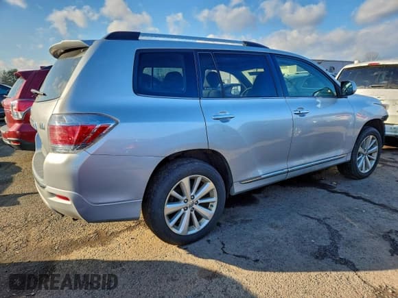 ✅ 2013 Toyota Highlander Limited • VIN: JTEDC3EH4D2011923 • Lot: 93937515. Listed on Copart with 238,249 mi. Free auction sales archive from the USA and detailed vehicle history report at DreamBid. Image 3.