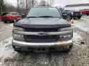 2008 Chevrolet Colorado 2LT z VIN 1GCDT49E888211913, wystawiony jako Copart lot #44118765 z przebiegiem 166 614 mil mil oraz Czysty tytuł • Clean title. Historia ofert i sprzedaży dostępna na DreamBid. Obrazek 5.
