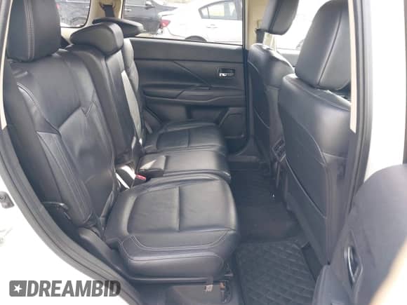 2020 Mitsubishi Outlander SE с VIN JA4AD3A34LZ034066, выставлен на аукционе IAAI как лот 43452420 с пробегом 104 533 миль миль и . История ставок и продаж доступна на DreamBid. Изображение 8.