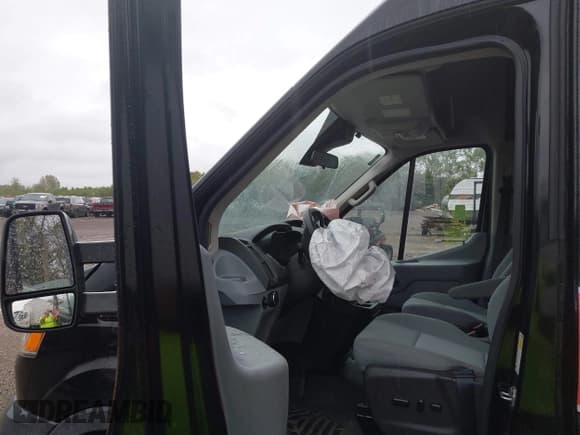 ✅ 2016 Ford Transit Cargo • VIN: 1FTBF4XG9GKA87915 • Лот: 43350535. Опубликован ранее на IAAI с пробегом 32 897 миль. Бесплатный доступ к архиву аукционных продаж из США и подробный отчёт об истории автомобиля на DreamBid. Изображение 5.