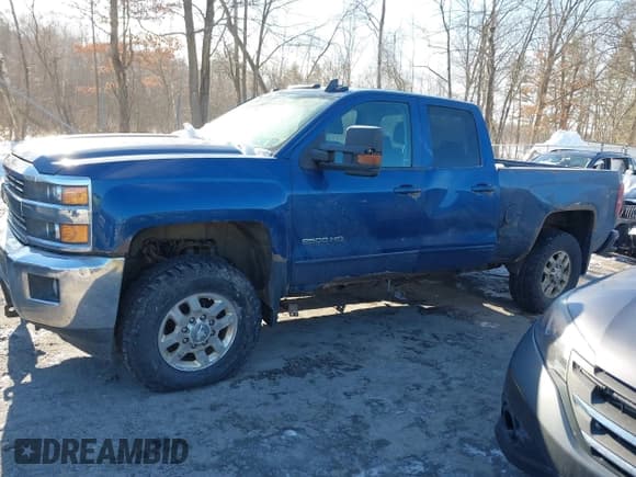 ✅ 2015 Chevrolet Silverado 2500HD LT • VIN: 1GC2KVEG8FZ549360 • Lot: 41497647. Wystawiony na IAAI z przebiegiem 142 379 mil. Bezpłatny archiwum sprzedaży aukcyjnych z USA i szczegółowy raport historii pojazdu na DreamBid. Zdjęcie 14.