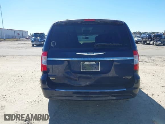 ✅ 2016 Chrysler Town & Country Touring • VIN: 2C4RC1BG5GR294543 • Lot: 43722704. Wystawiony na IAAI z przebiegiem 137 564 mil. Bezpłatny archiwum sprzedaży aukcyjnych z USA i szczegółowy raport historii pojazdu na DreamBid. Zdjęcie 16.